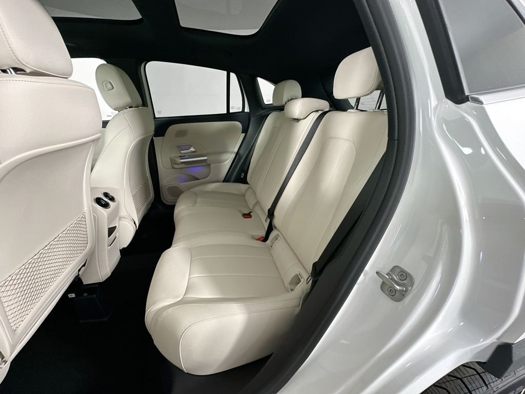New 2026 Polar White Mercedes-Benz GLA 250 image 23