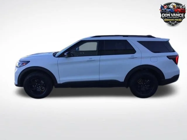 New 2026 Star White Metallic Tri-Coat Ford Tremor® image 2