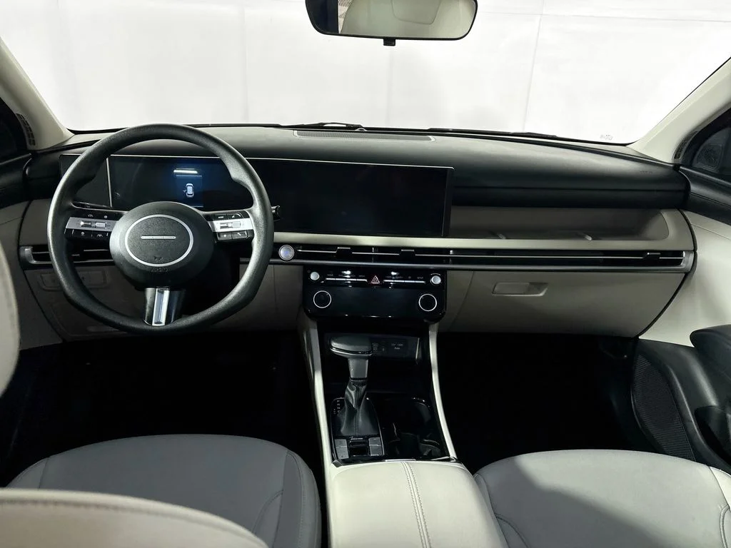Used 2025 Silver Hyundai SEL image 12