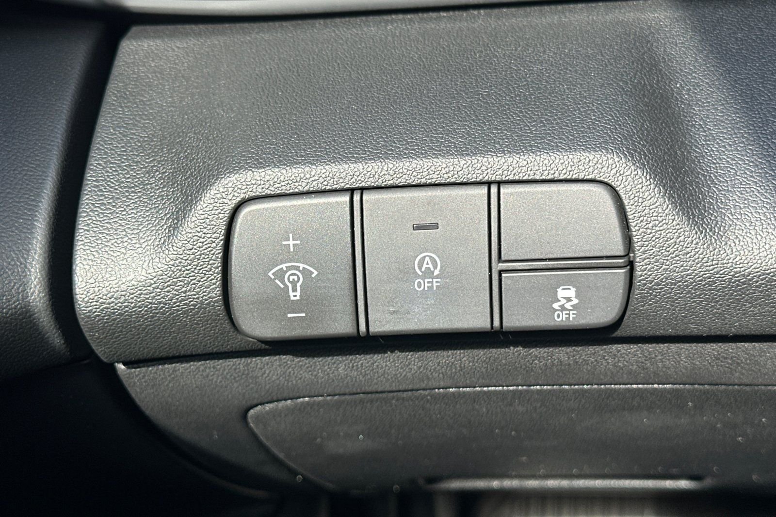 Certified Used 2025 Gray Hyundai SE image 27