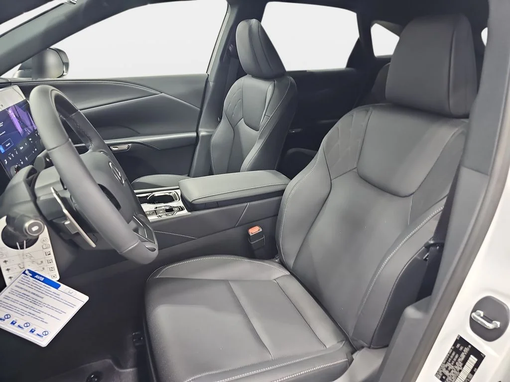 New 2026 Eminent White Pearl Lexus PREMIUM image 14