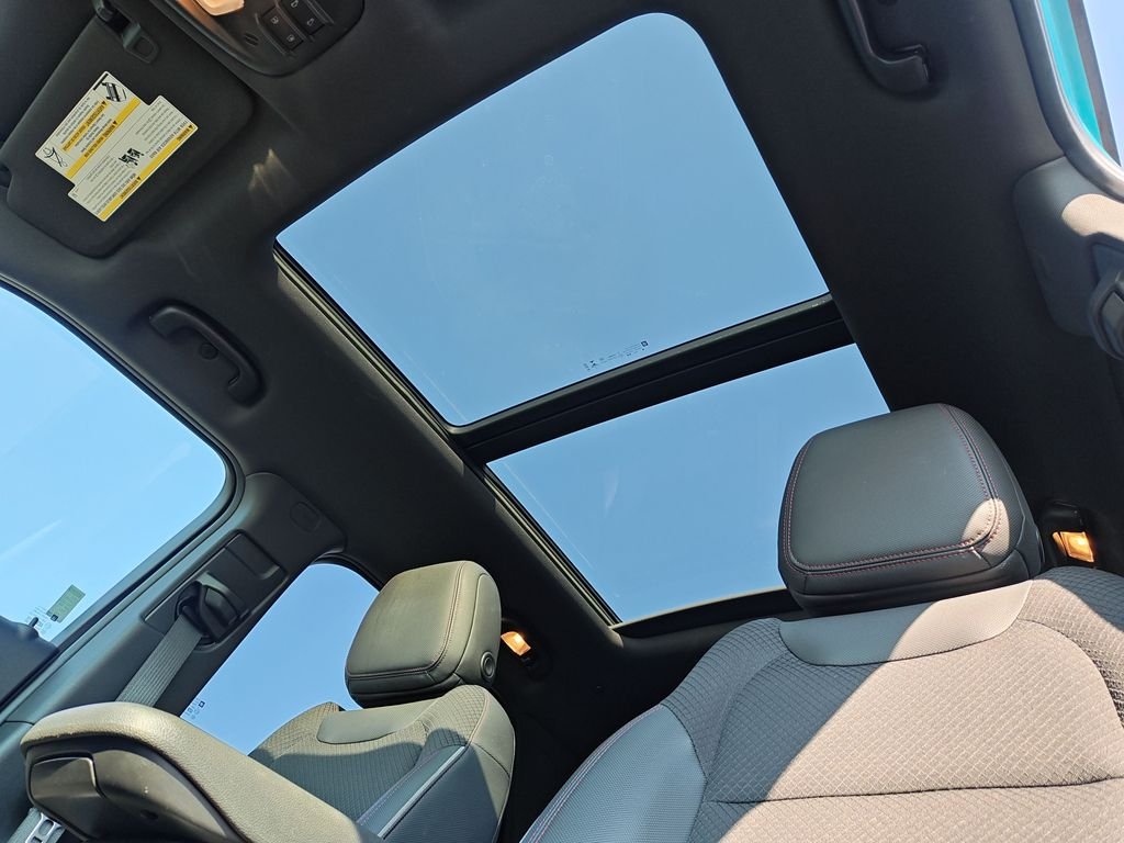 Used 2021 Green Chevrolet RS image 24