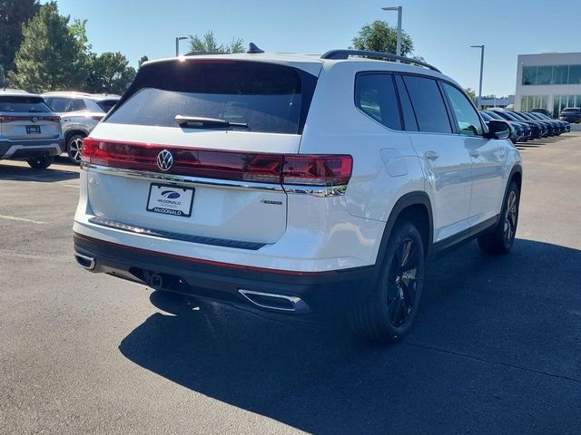 New 2026 White/off-white Volkswagen SE w/Technology image 8