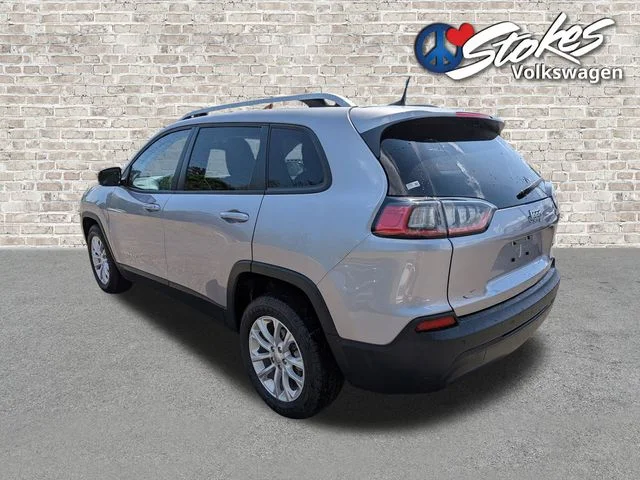 Used 2020 Silver Jeep Latitude image 5