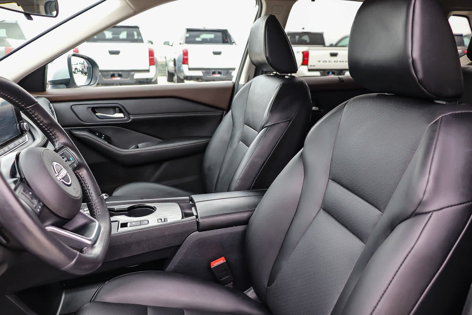 2023 Nissan Rogue SV - Photo 17