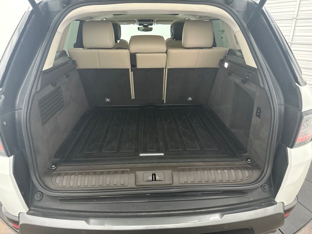 Used 2018 White Land Rover Supercharged image 28