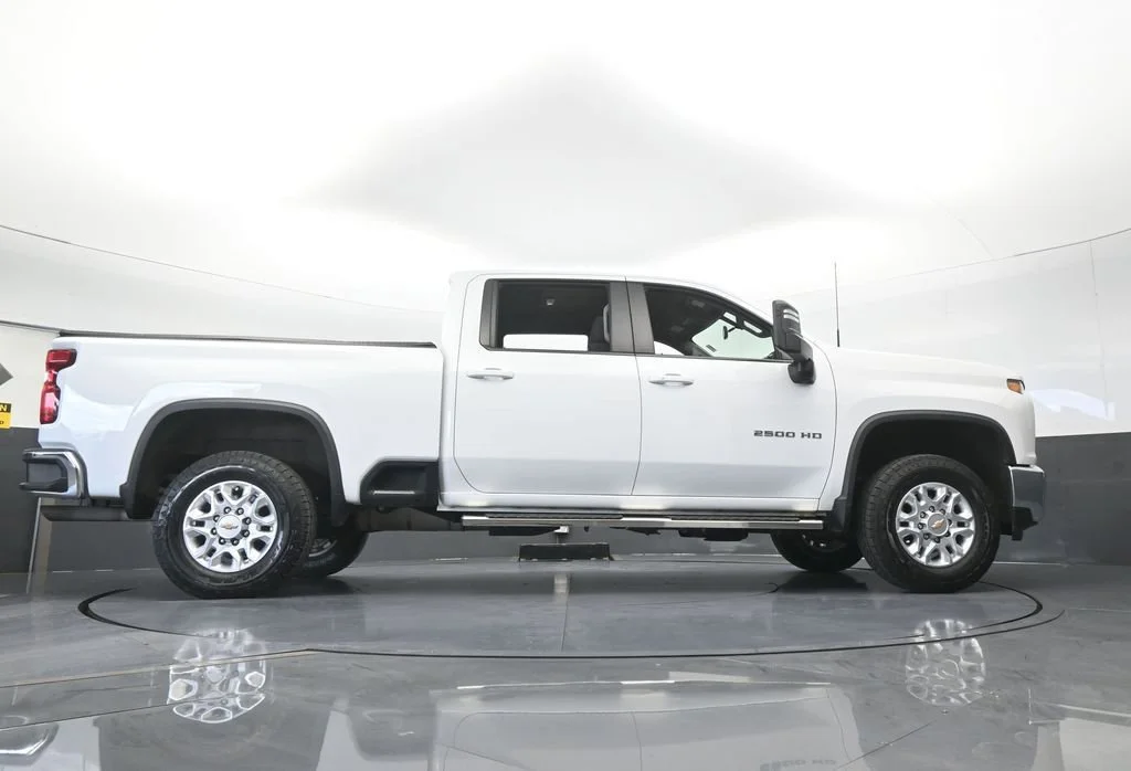 Used 2022 Summit White Chevrolet LT image 56