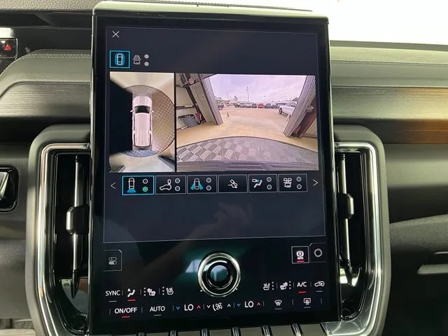 2026 GMC Yukon XL Denali - Photo 23