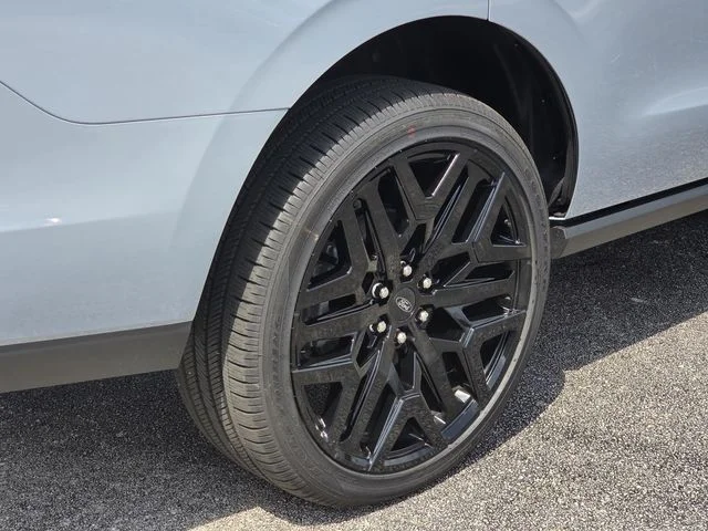New 2027 Glacier Gray Metallic Tri-Coat Ford Platinum image 7