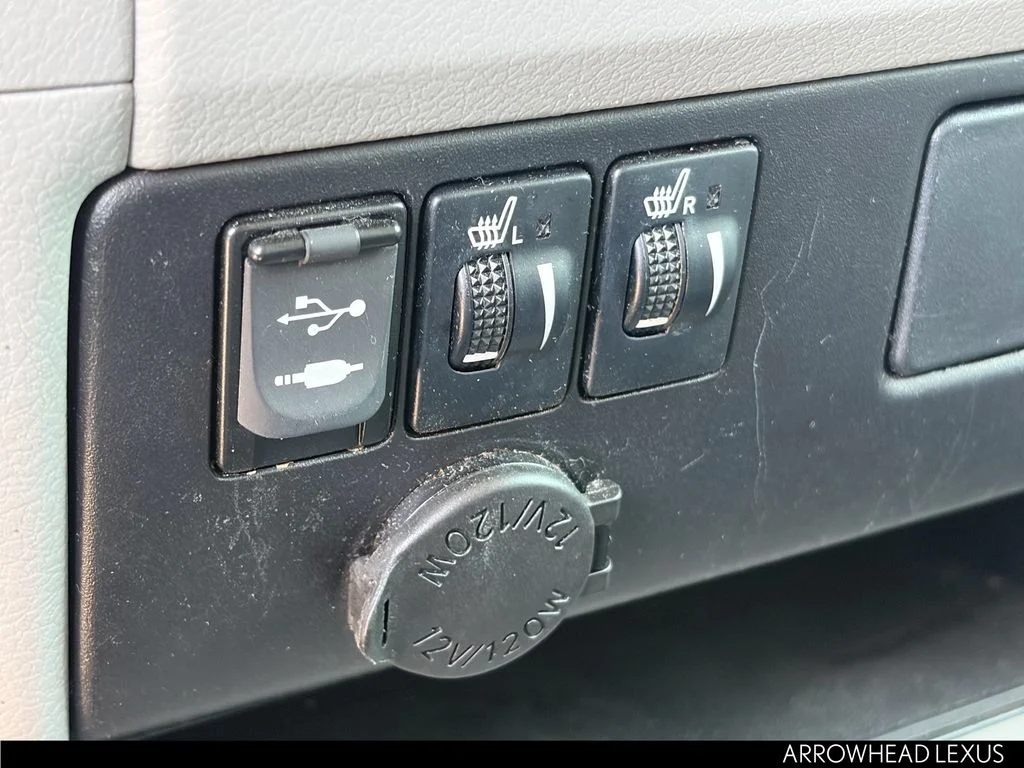 Used 2015 Gray Toyota XLE image 25