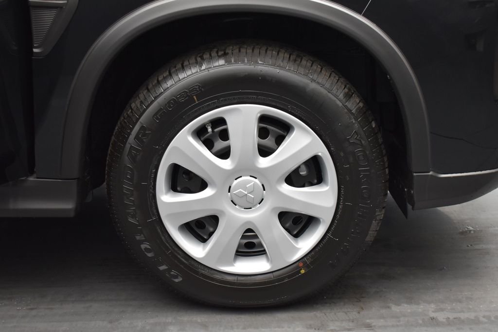 New 2026 Black Mitsubishi 2.0 S image 5