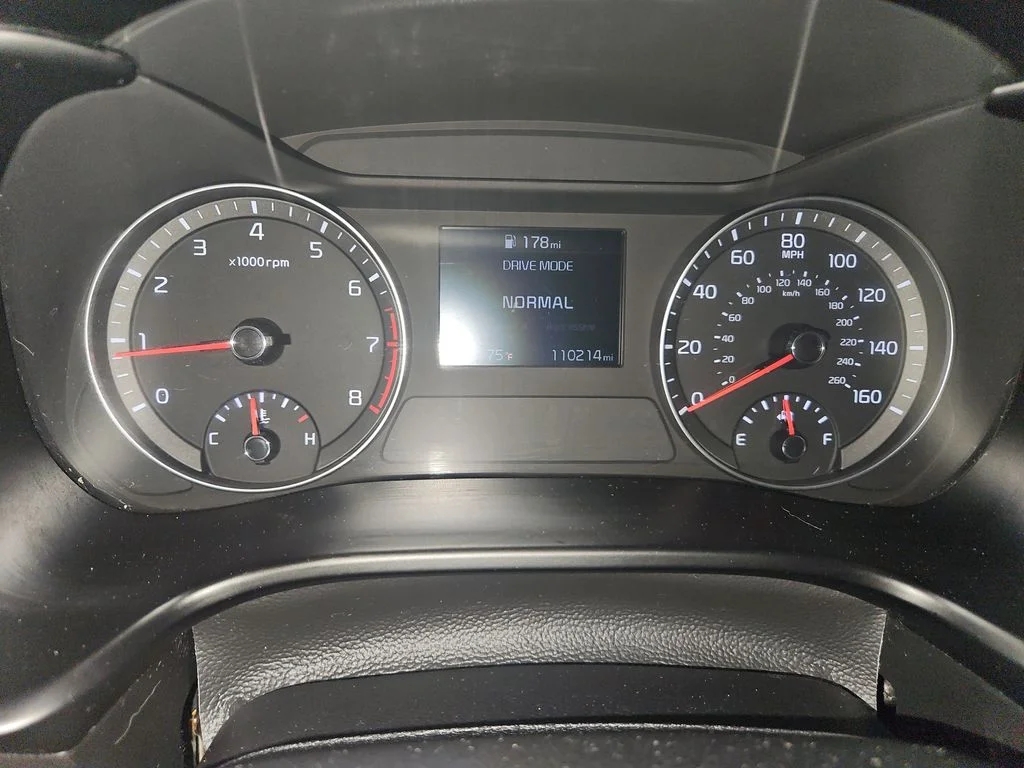 Used 2019 Black Kia LXS image 26
