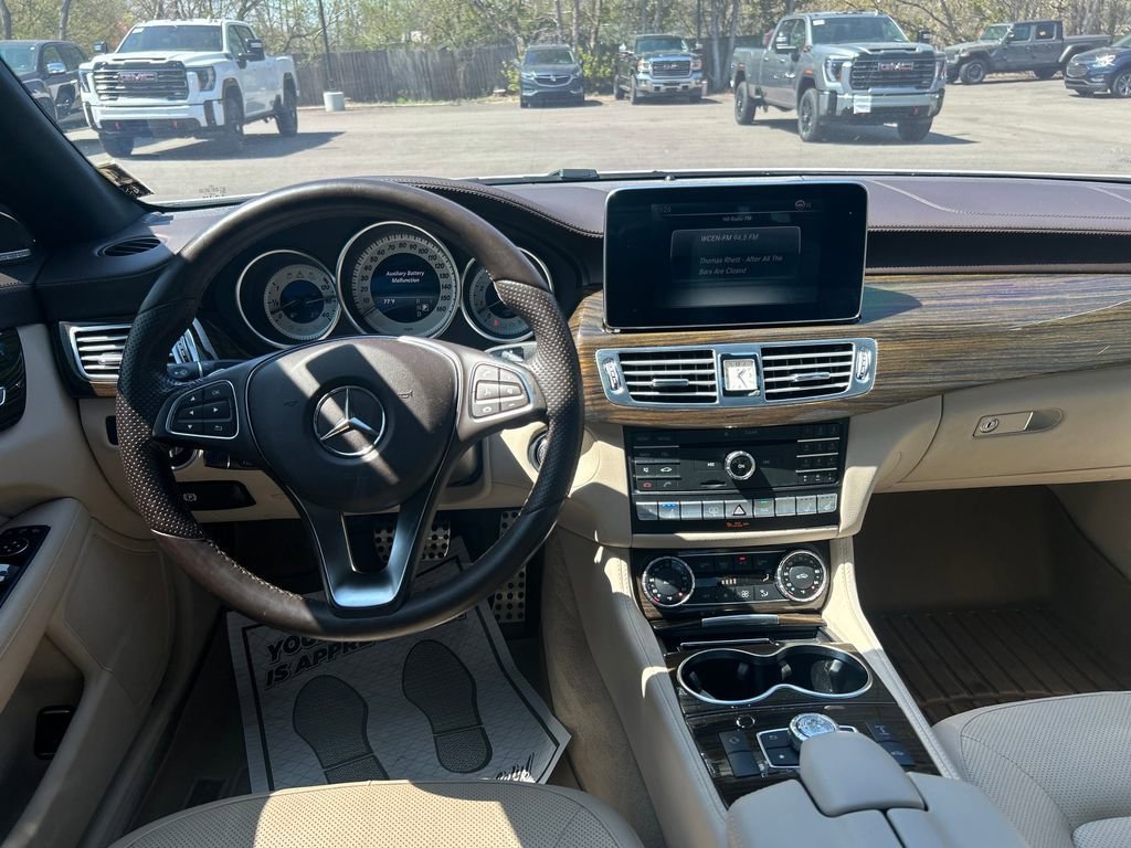 Used 2016 White Mercedes-Benz 4MATIC® image 16