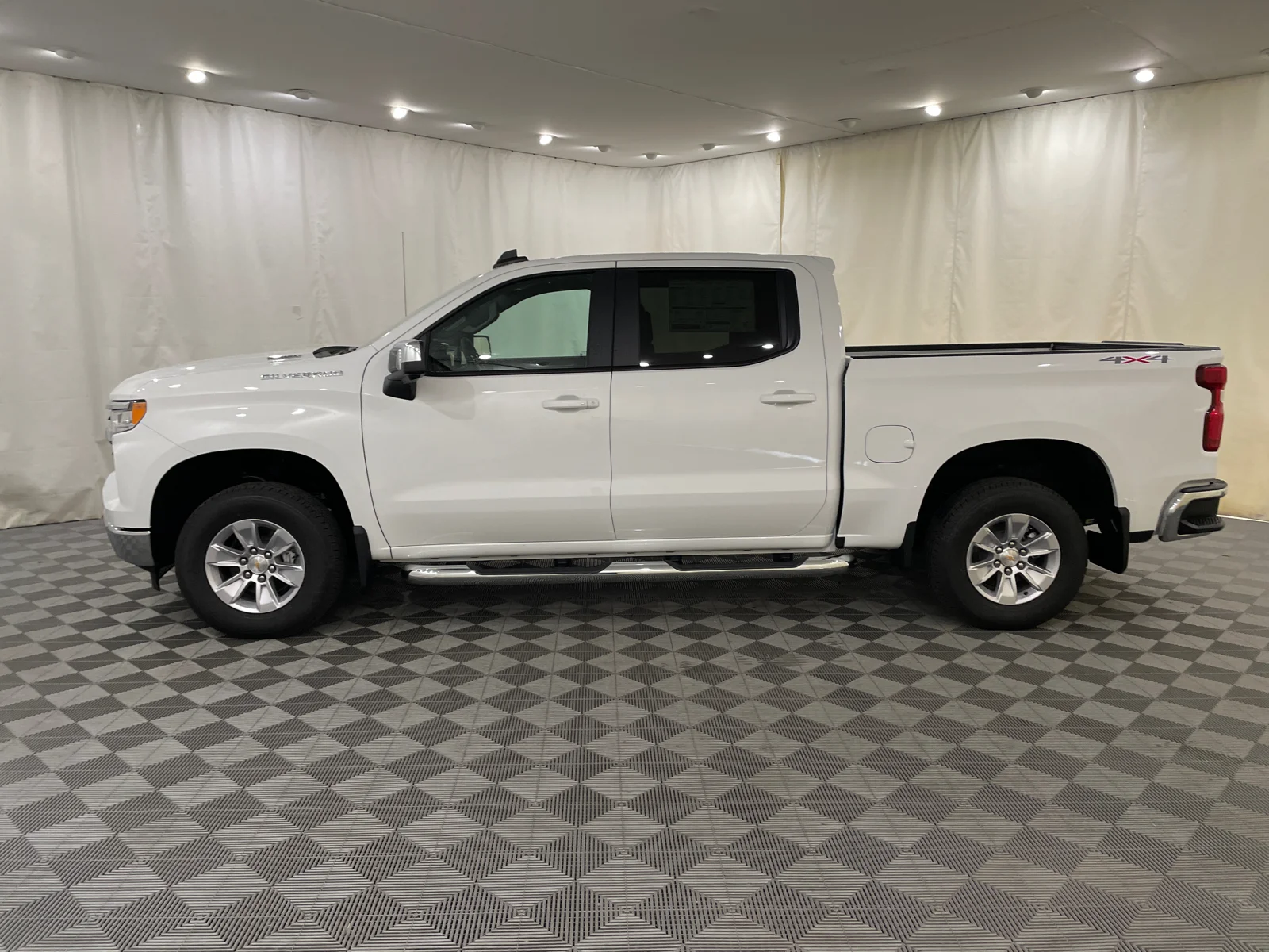 2026 Chevrolet Silverado 1500 LT - Photo 9