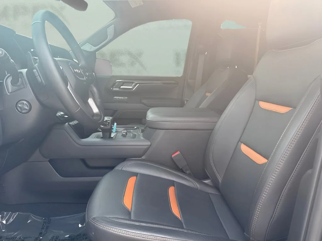 Used 2025 Onyx Black GMC AT4 image 9