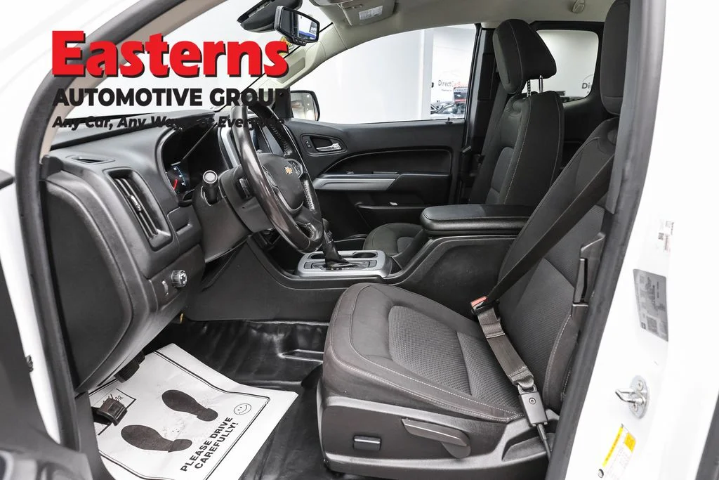 Used 2022 White Chevrolet LT image 14