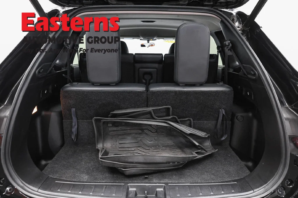 Used 2024 Black Mitsubishi SE image 9