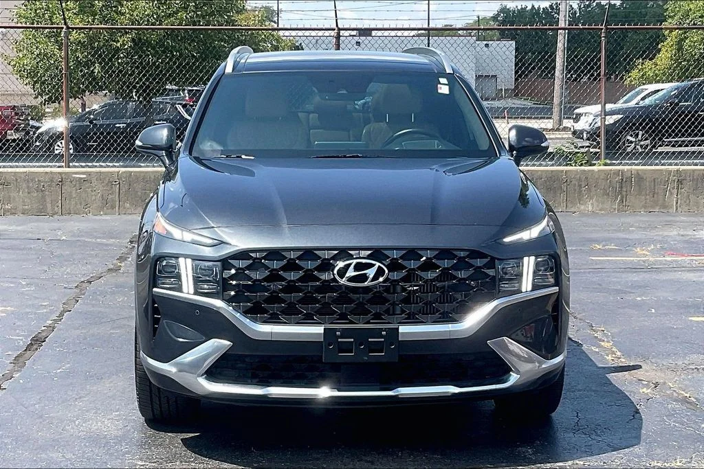 Used 2022 Gray Hyundai Calligraphy image 2