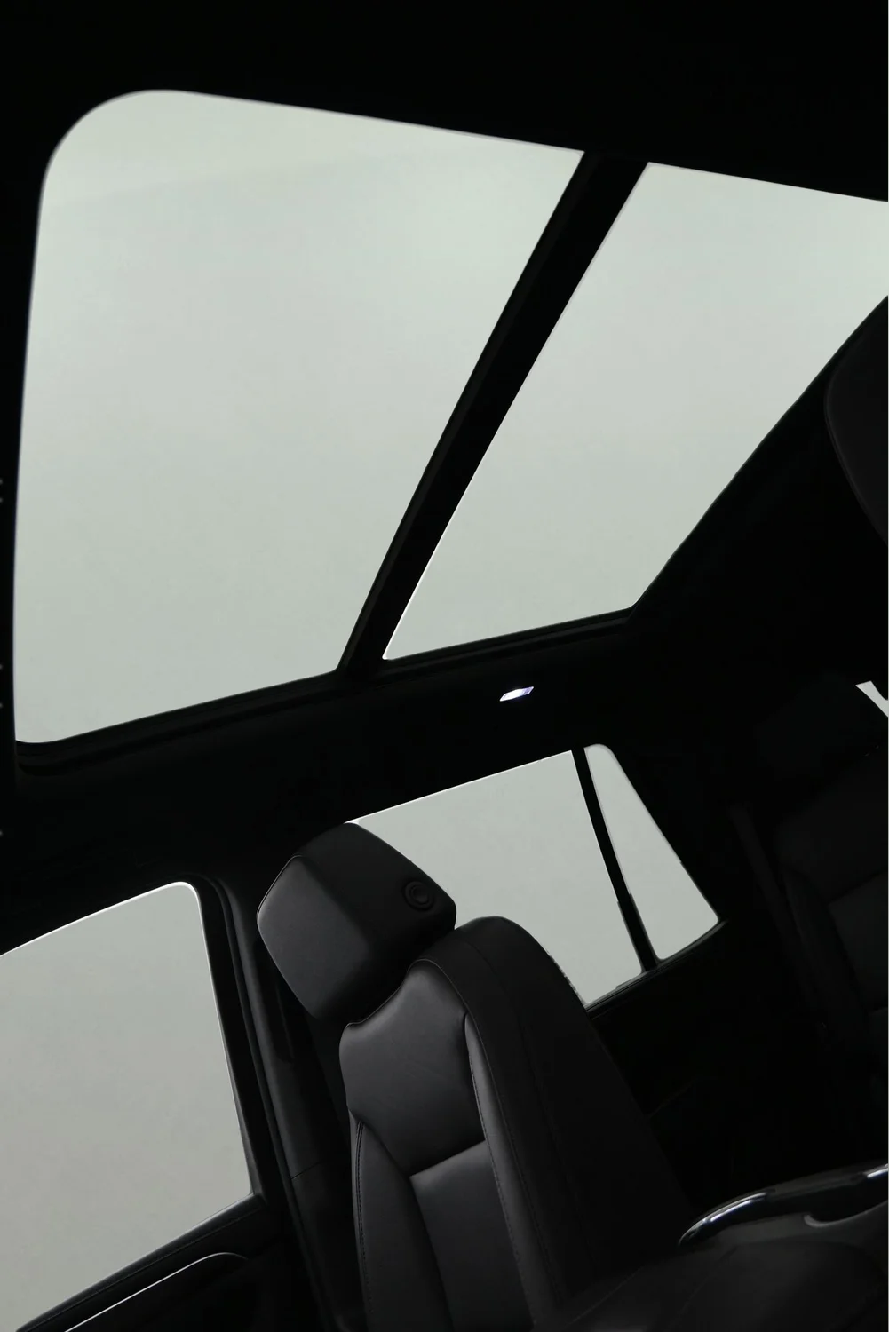 Used 2023 White Chevrolet Z71 image 11