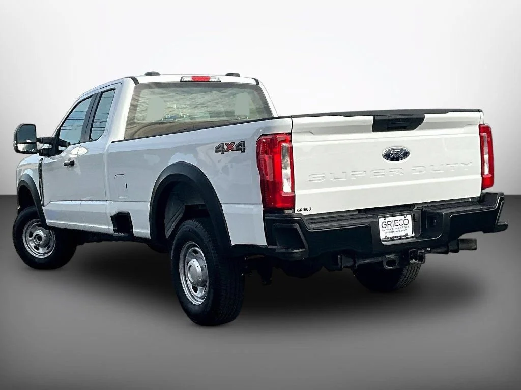 Used 2025 Oxford White Ford XL image 5