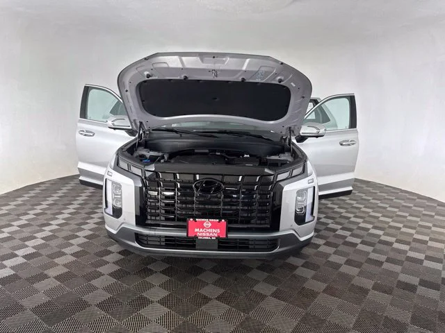 Used 2025 Silver Hyundai SEL Premium image 29