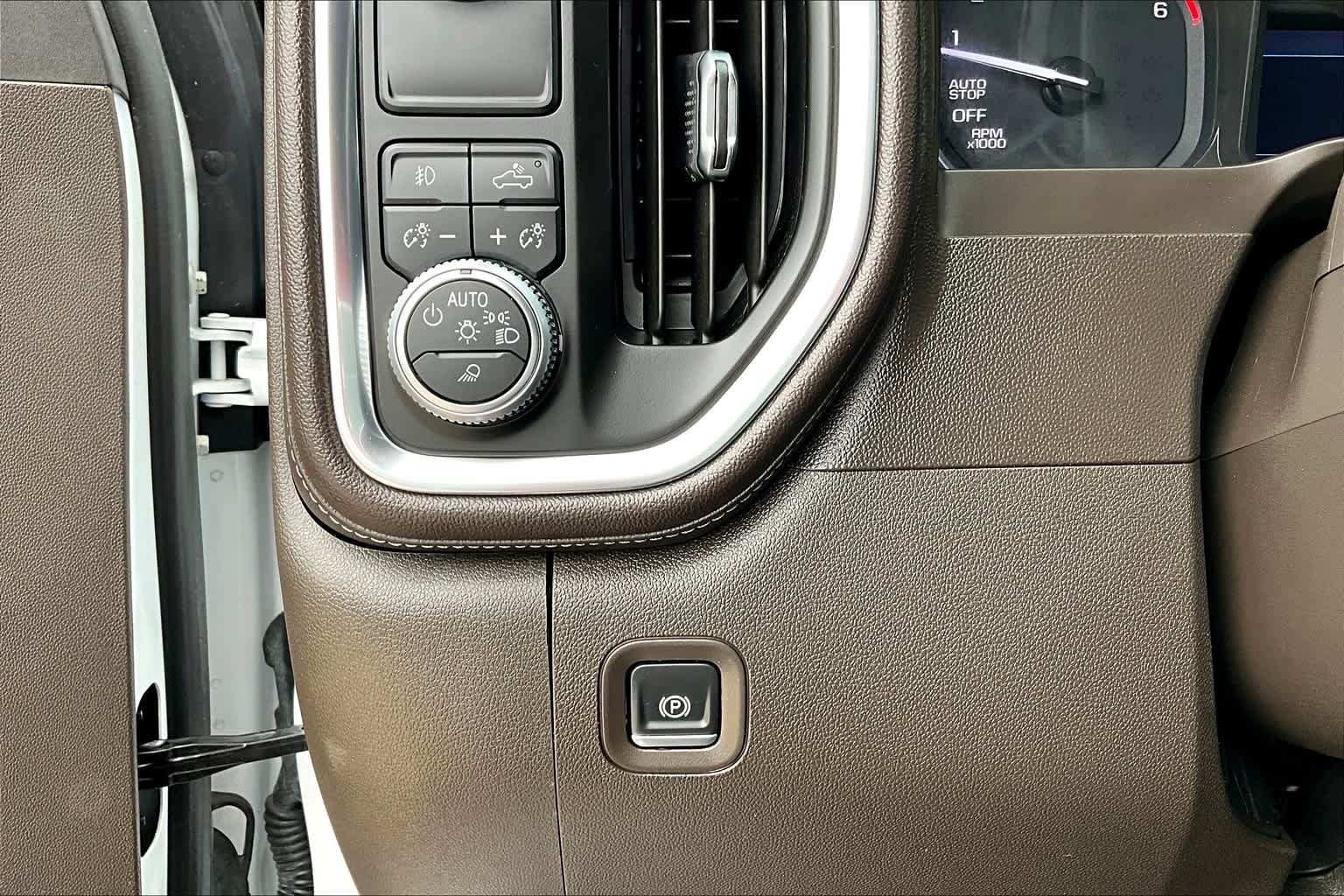 Used 2019 Summit White GMC SLT image 33