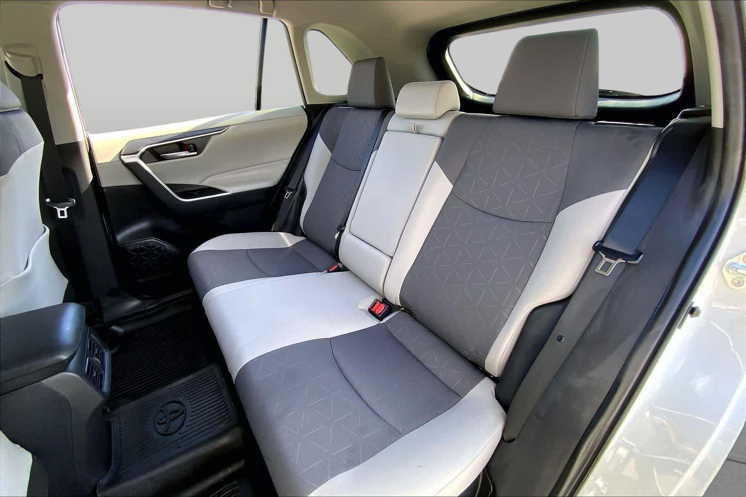 Used 2024 Ice Cap Toyota Hybrid XLE image 20