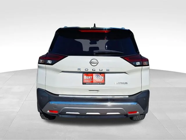 Used 2023 White Nissan Platinum image 8