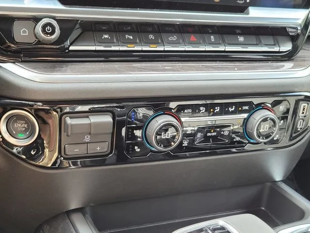 2025 Chevrolet Silverado 1500 LTZ - Photo 25