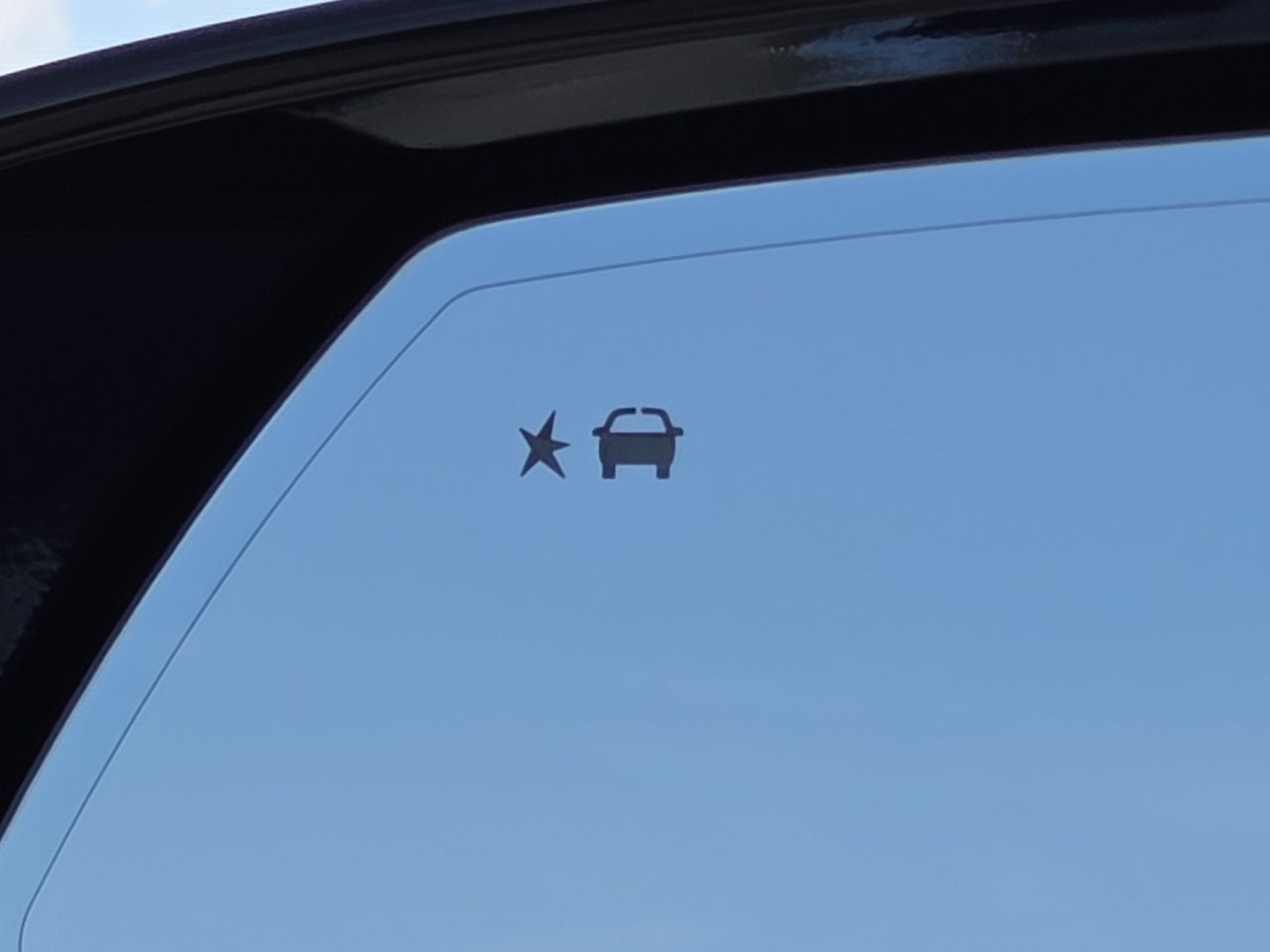 2026 GMC Yukon XL Denali - Photo 13
