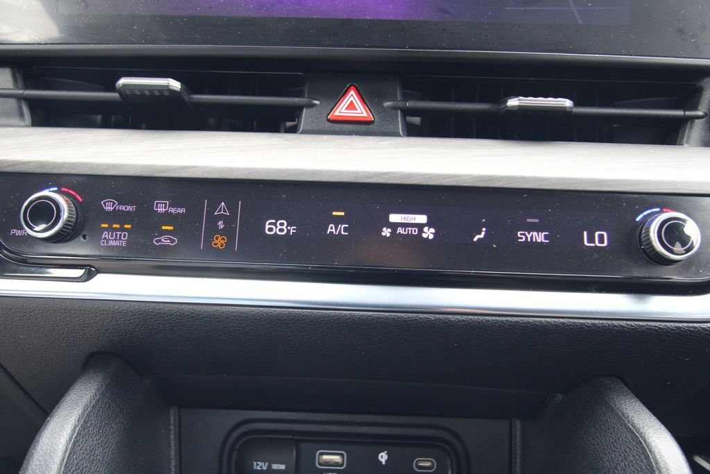 Used 2023 Black Kia X-Line image 30