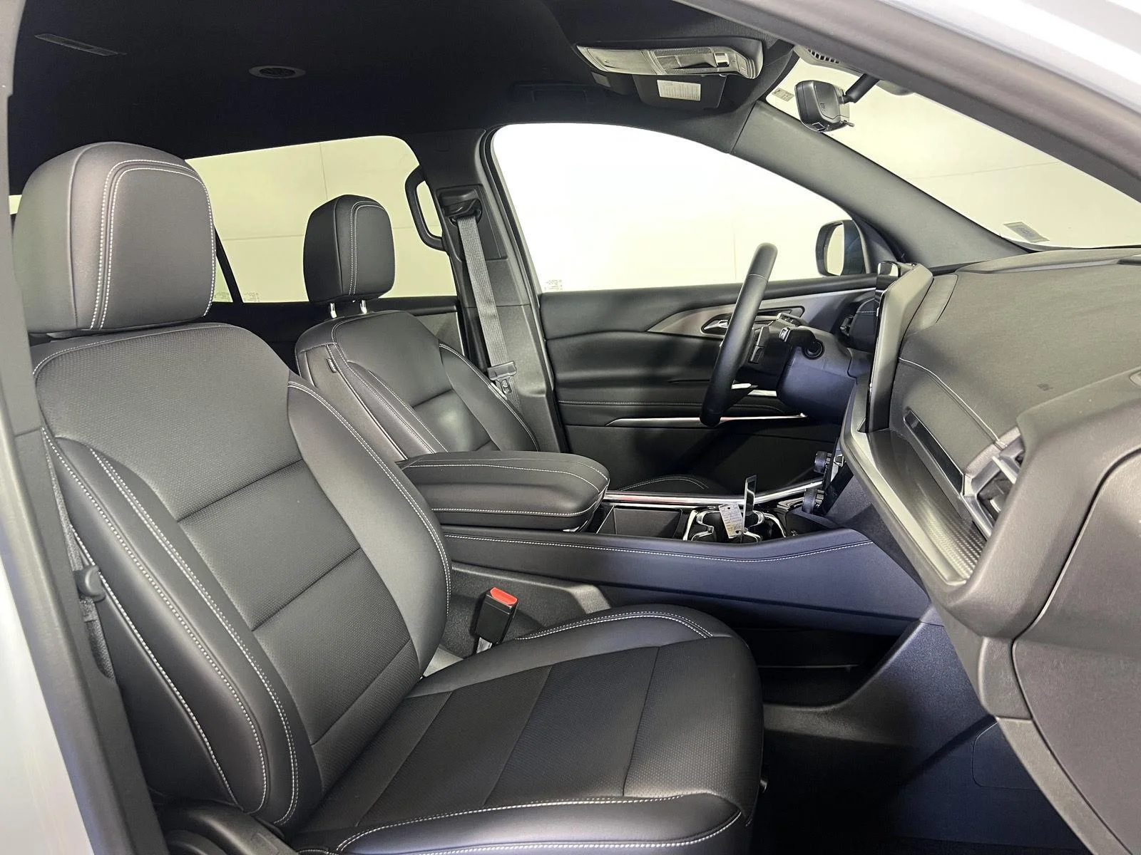 Used 2026 Polar White Tricoat Chevrolet AWD LT image 44