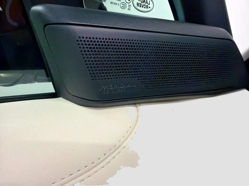Used 2025 Black Land Rover SE image 20