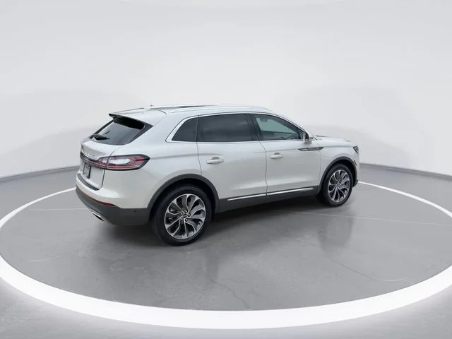 Used 2023 White Lincoln Reserve image 7
