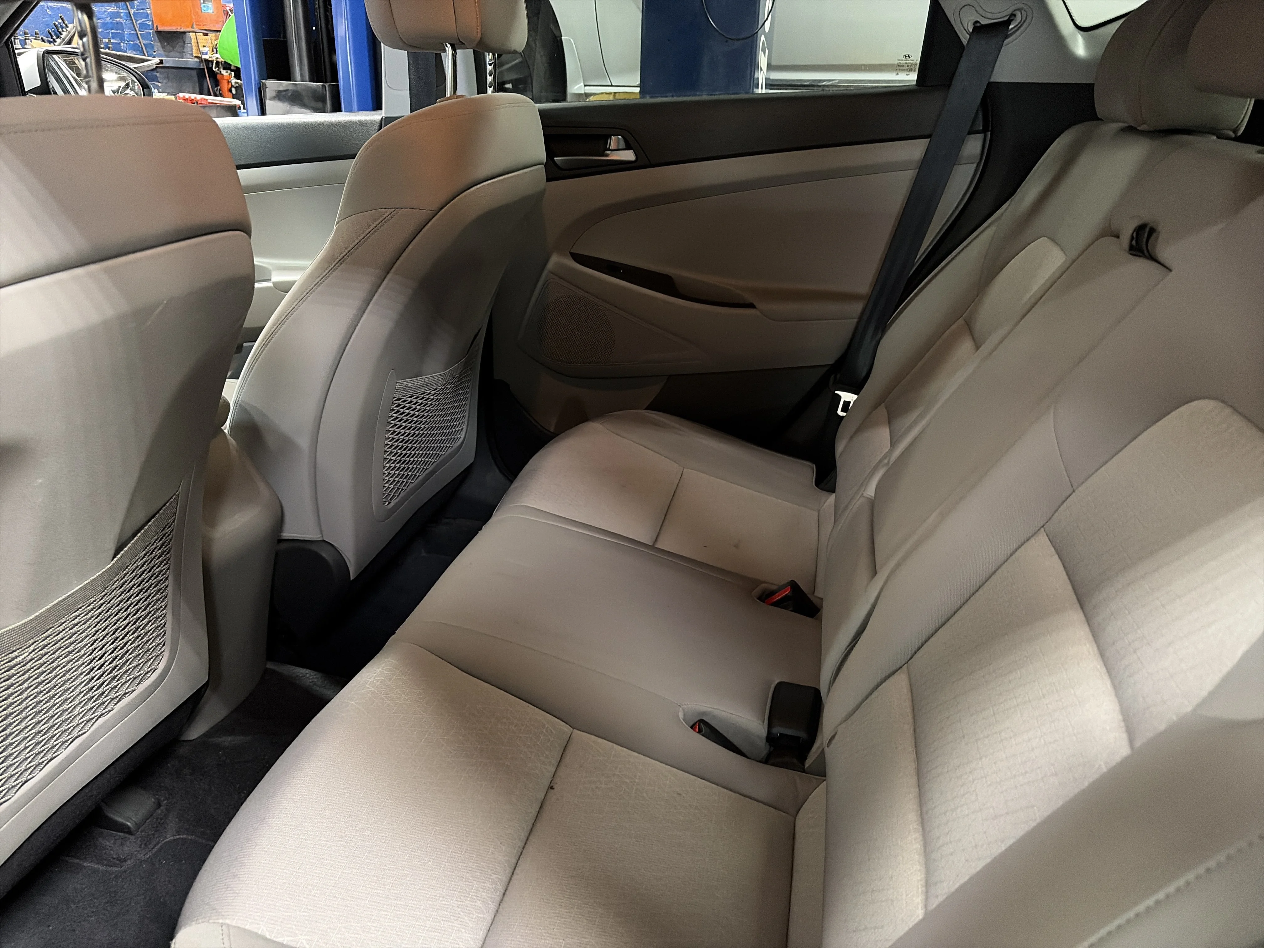 Used 2017 Molten Silver Hyundai SE image 12