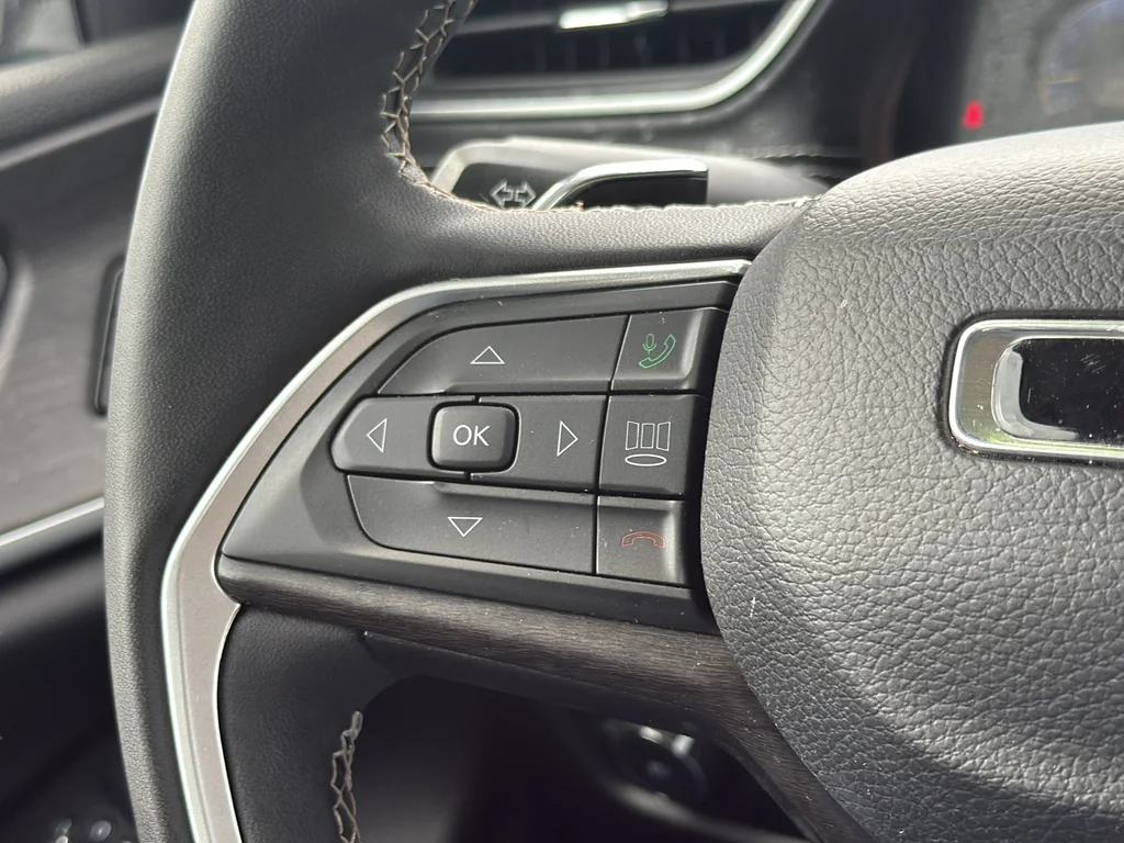 Used 2023 Black Jeep Limited image 20