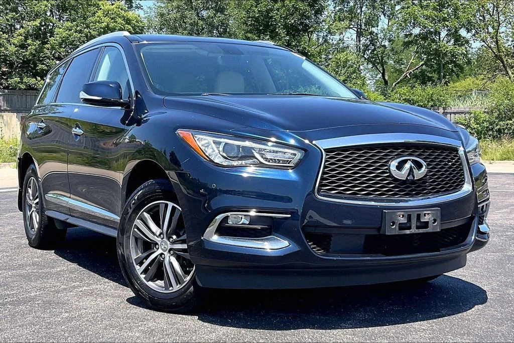 Used 2017 Blue INFINITI Base image 32