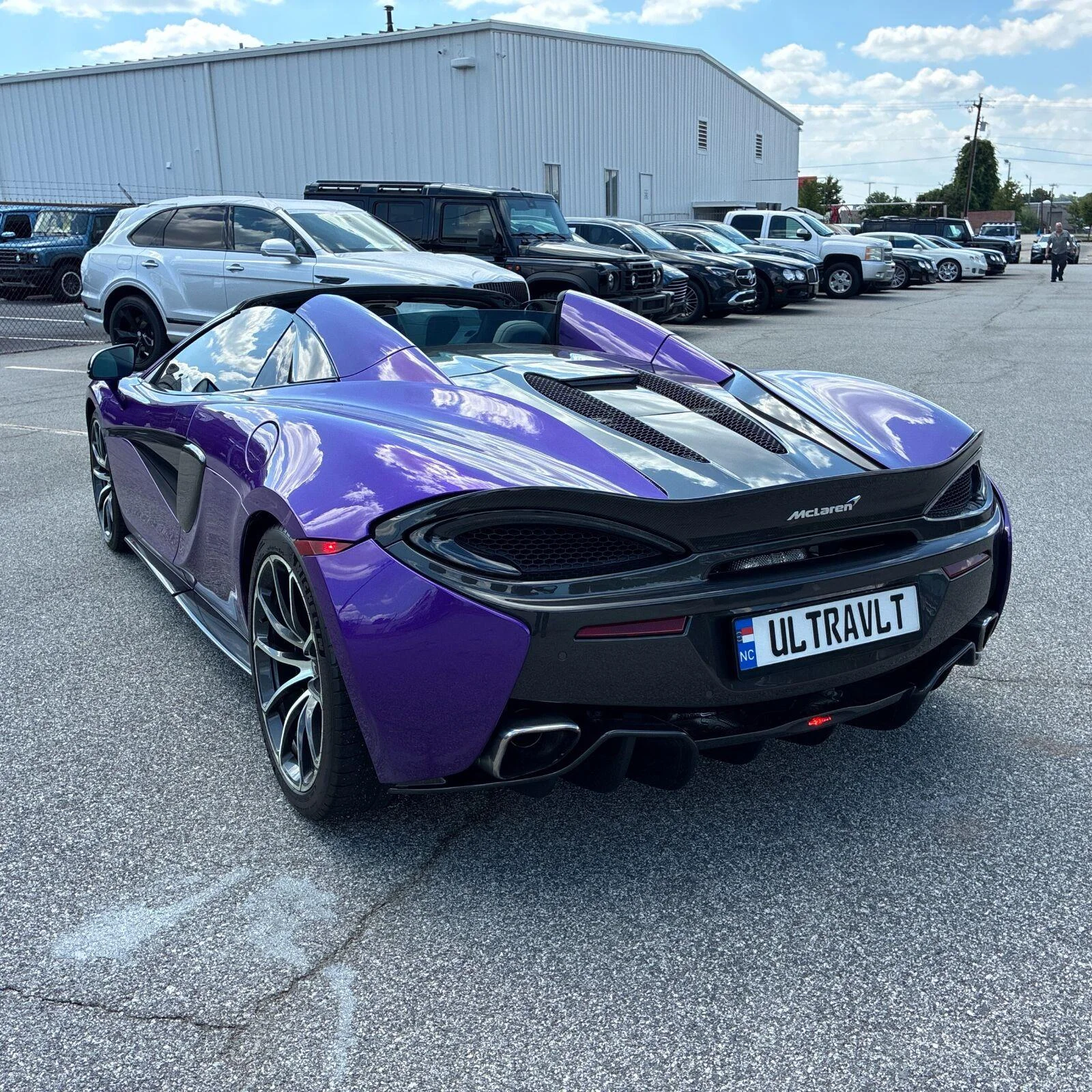 Used 2019 Blue MCLAREN  image 4