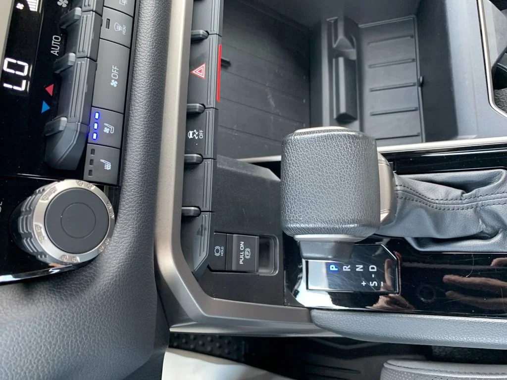 Used 2025  Toyota Limited image 23