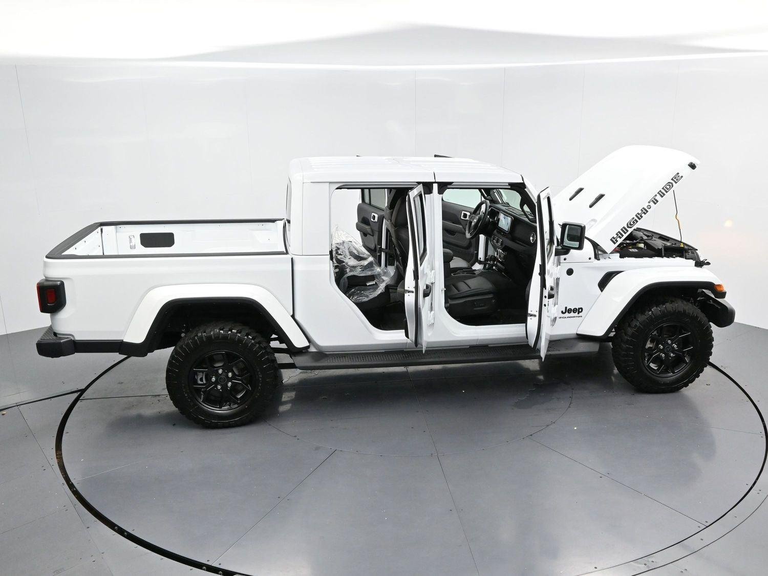 Used 2025 White Jeep High Tide image 34