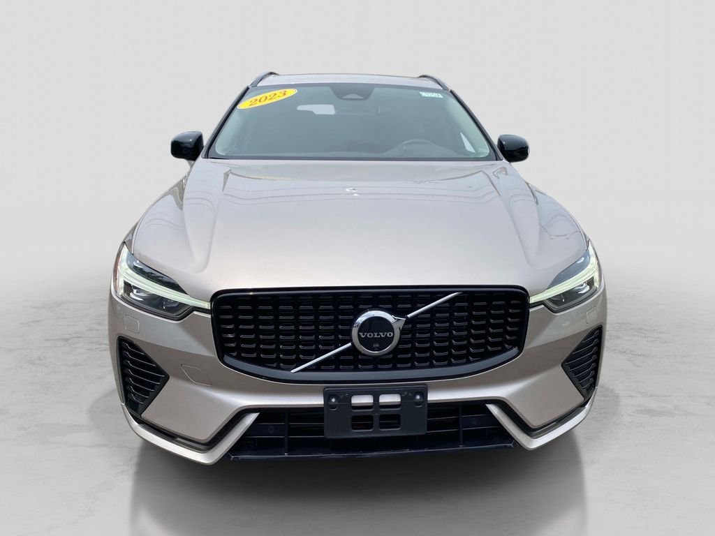 Used 2023 Gold Volvo T8 Plus Dark Theme image 8