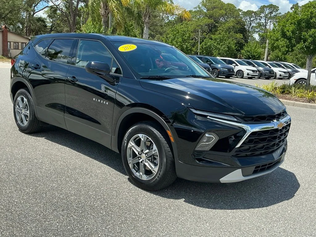 Used 2025 Black Chevrolet LT image 14