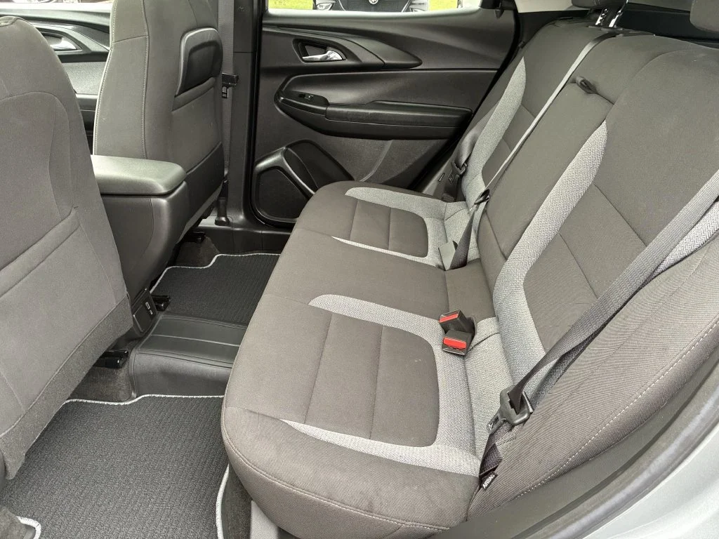 Used 2023 STERLING GRAY METALLIC Chevrolet LT image 17