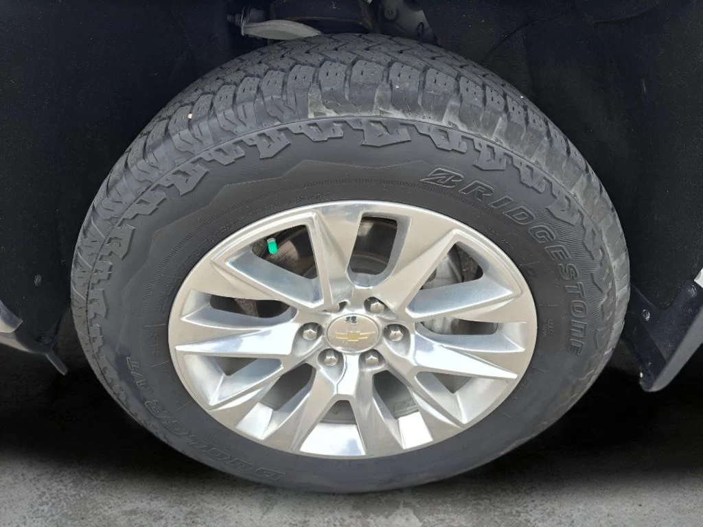 Used 2022 Summit White Chevrolet LTZ image 30