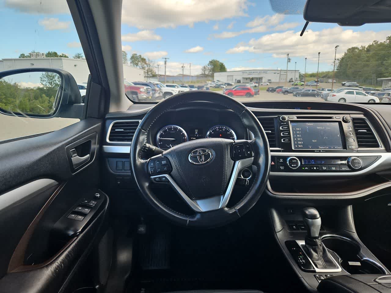 Used 2015 Silver Sky Metallic Toyota XLE image 29