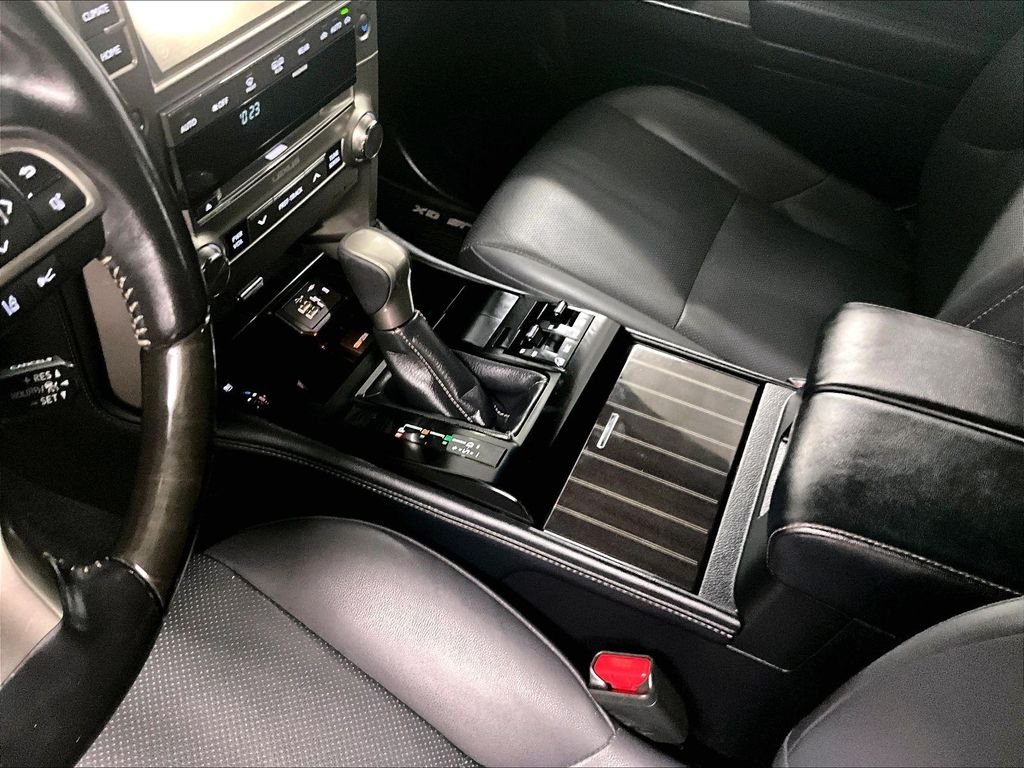 Used 2021 White Lexus 460 image 20