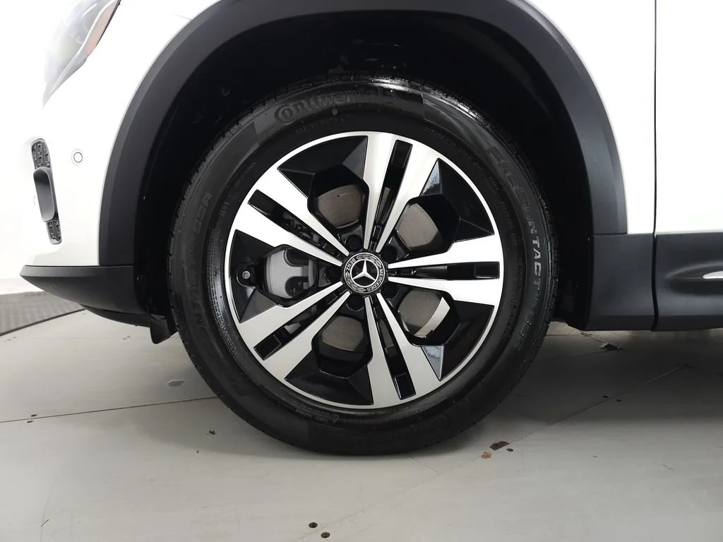 New 2026 Polar White Mercedes-Benz GLB 250 image 70