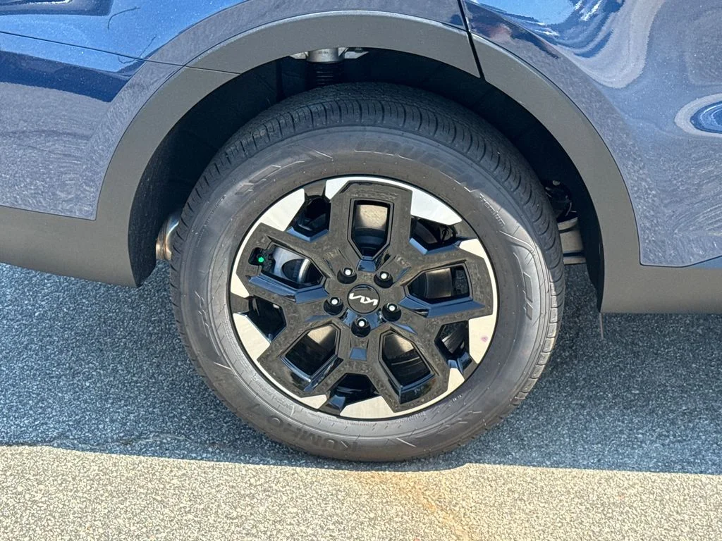 2025 Kia Sorento S - Photo 17