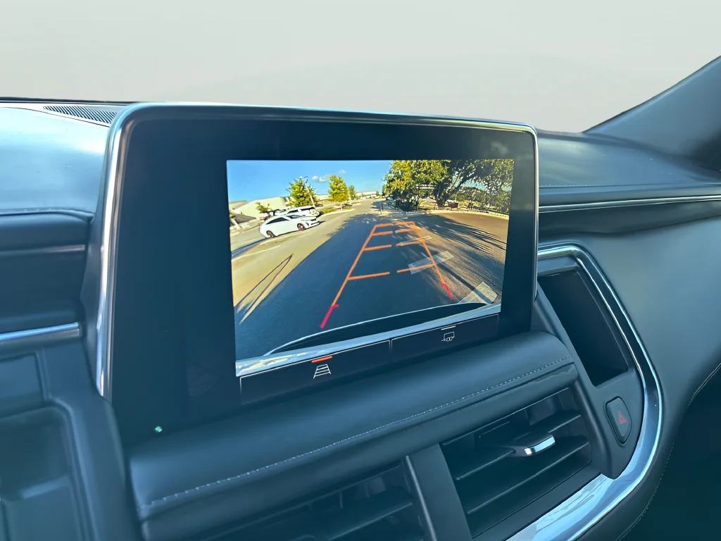 Used 2023 White GMC SLE image 28