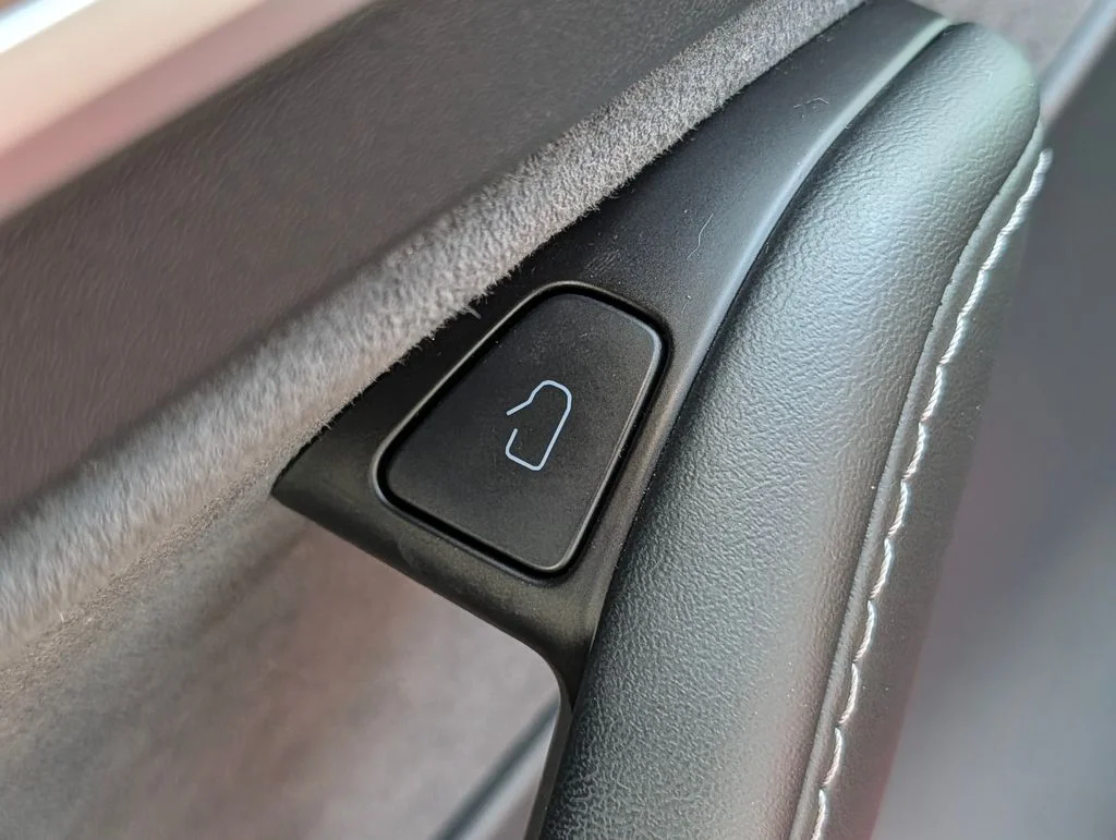 Used 2023  Tesla Performance image 20